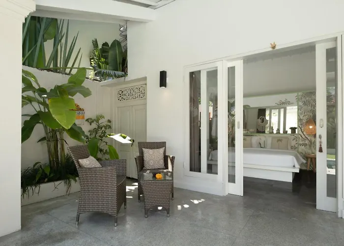 Mas Estate Villa *